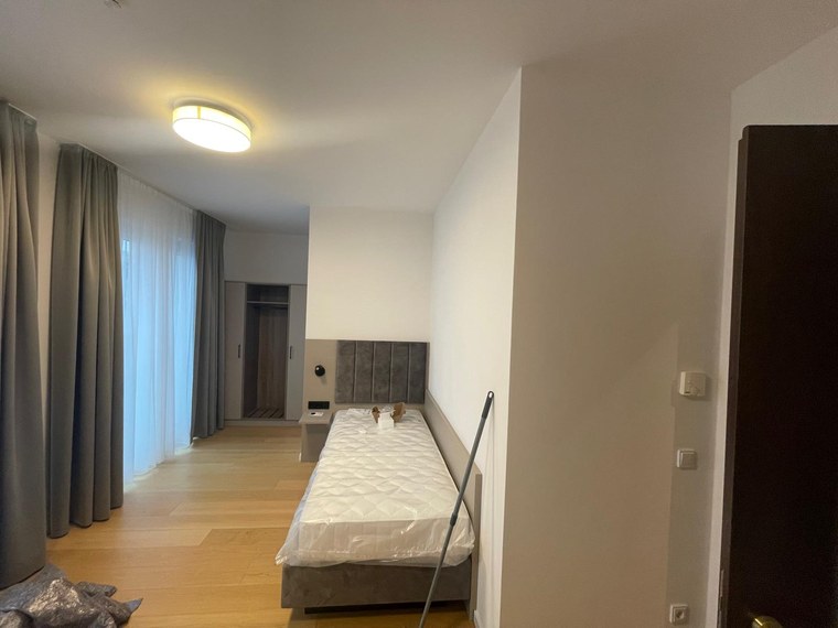 Modernisiertes Zimmer nach der Übergabe